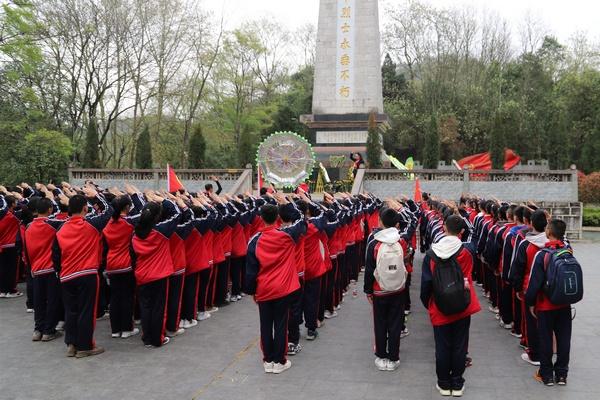 喜欢一个女生，我应该表白吗？游戏画面