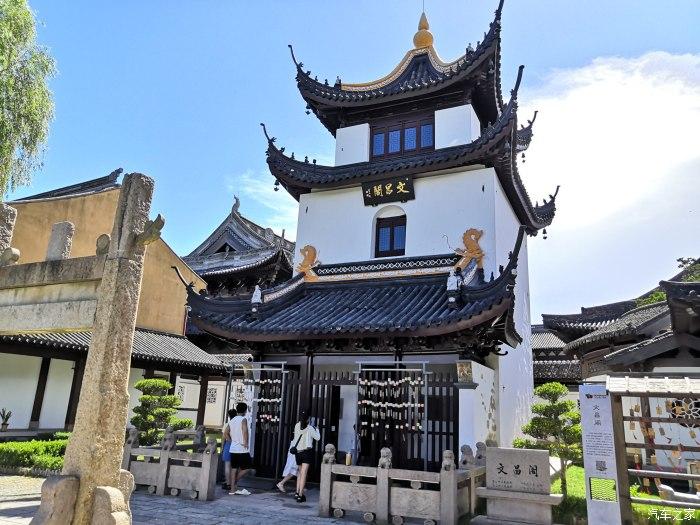 小红帽的冒险之旅